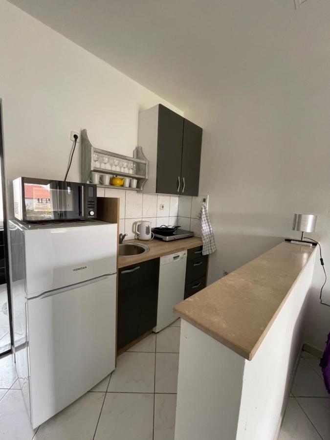 Apartments Frigan Maslenica Eksteriør bilde