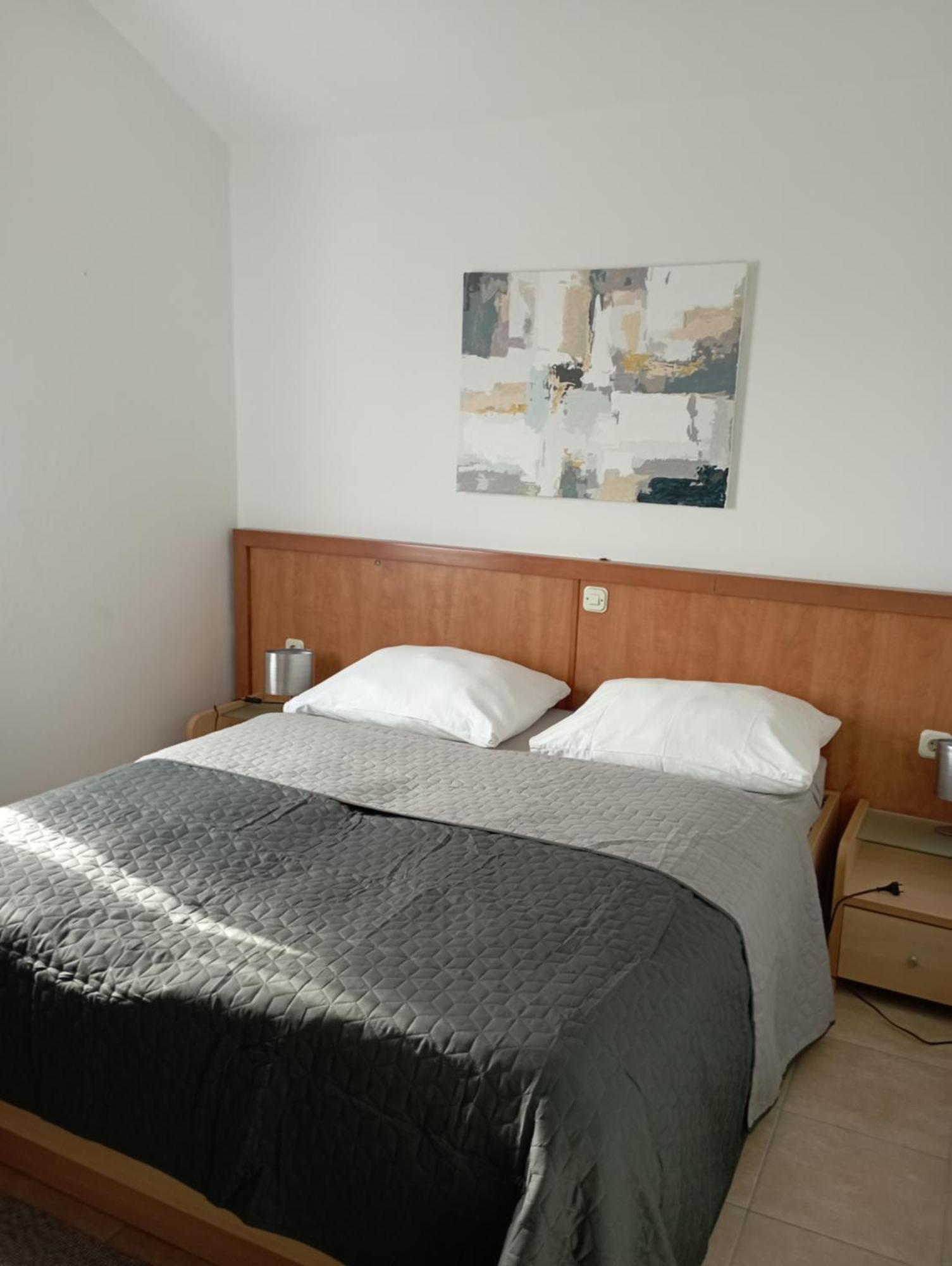 Apartments Frigan Maslenica Eksteriør bilde