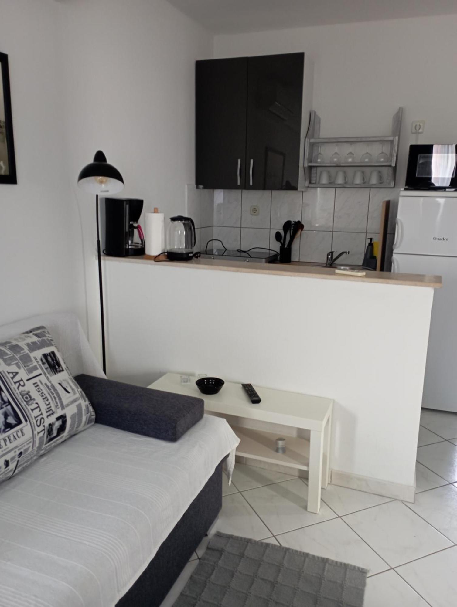 Apartments Frigan Maslenica Eksteriør bilde
